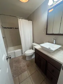 Clean, cozy, updated home walking distance from beach, bike path, and downtown - Image 2