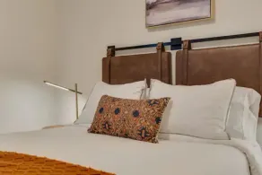 Clean and Stylishly Decorated  - Image 5