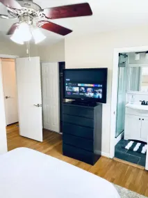 North Bethesda Gem - Entire House 5 min from Metro - Image 5