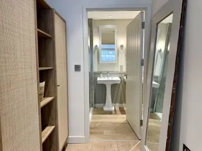 Walcot Yard gated mews with parking, Central Bath - Image 5