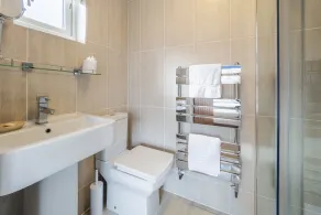 Dieses Hotel kombiniert eine atemberaubende Küstenlage mit modernem Design - Image 5