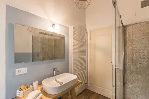 Wunderschöne Wohnung mit Pool und Garten - Image 3