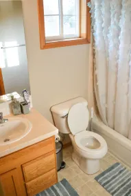 Alderwood Retreat - Sleep up to 8 - Weekly and Monthly Rate Available - NEW AC - Image 5