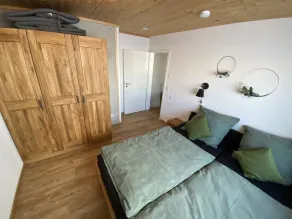 Apartment with its own garden and mountain view - Image 5