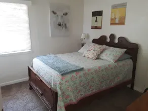 Cute Wine Country Bungalow - Image 4