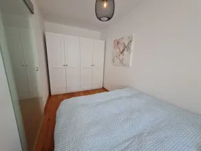 Modern city apartment with balcony and private parking space in a quiet location - Image 4