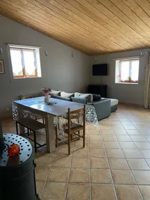 Group gite sleeps 25 on a farm with private pool - Image 2