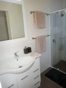 Binalong Beach House - Image 3