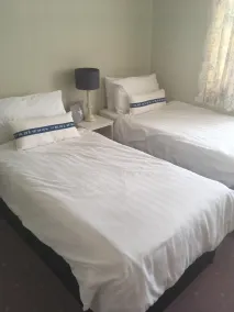 Sandbanks Holiday Home Poole  5 minutes walk to the  Beach\nSleeps 8/9 - Image 3