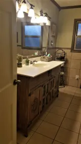 SOUTH FORK INN, RANCH HOME,SLEEPS 15, DOWN THE ROAD FROM SILOS, HUGE YARD!! - Image 3