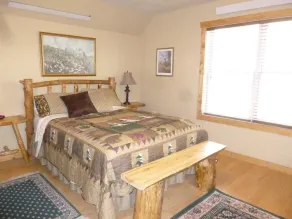 Laramie Bluffs Mountain Getaway - Image 4