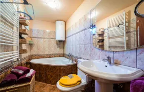 Pet Friendly Home In Veliki Vareski - Image 2