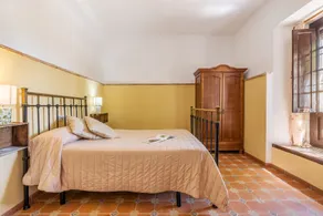 Holiday Home 'Cortijo El Llano' with Mountain Views, Private Pool & Wi-Fi - Image 4