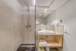 Overfladeareal: ca. 80 m² 11. sal. Orientering: Syd. Stue med sovesofa - Image 3