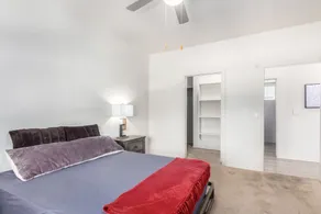 Sunshine-Filled Luxury Loft w/ Office, Balcony, Spa, Heated Pool, Fire Pit + - Image 5