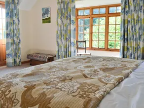 3 bedroom accommodation in Llangaffo, Anglesey - Image 4