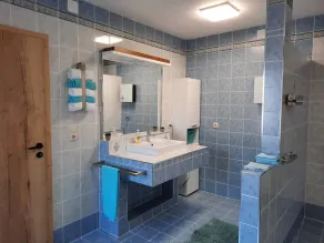 Gemütliche Wohnung in ruhiger Lage - 76m² mit 31m² Terrasse und Großem Parkplatz - Image 2
