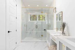 WoodLake Retreat – High-Speed Comfort, Cozy Sauna, Timeless Views - Image 3
