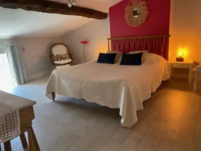 Spacious Charentais Farmhouse Among Fields Of Sunflowers And Vineyards - Image 5