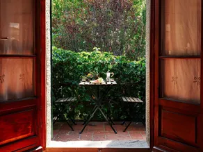 Farmhouse with private terrace, garden and pool, overlooking the town of Cortona - Image 5