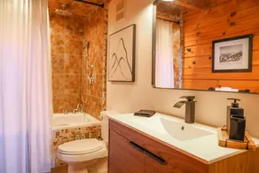 Luxury, Curated Lakefront Cabin with New Hot Tub. Near Breweries and Vineyards! - Image 5