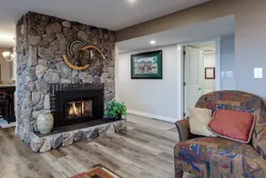 Incredible Lake & Mountain Views, Hot Tub & near Wineries, minutes to Kelowna! - Image 3