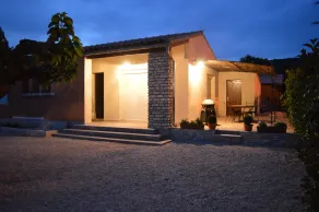 detached house with heated pool in South Luberon village - Image 5