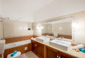 Villa with heatable pool & sea view, Albufeira - Image 4