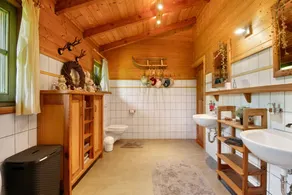 Chalet 'Pröllerhütte' with Private Terrace and Private Garden - Image 5