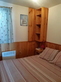 APARTMENT ON THE GROUND FLOOR FACING SOUTH NEAR THE SLOPES + PRIVATE PARKING - Image 5