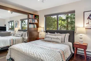 Secluded Dog Friendly Studio with Hot Tub and Beach Access in Coupeville - Image 5