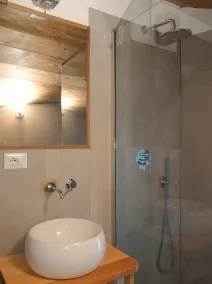 Ein uralter Märchen-Schlingel, ein Chalet inmitten der Natur - Image 3