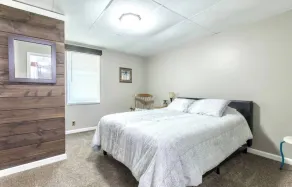 Modern and comfy home five minutes from downtown - Image 5
