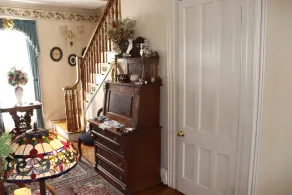 Family-friendly, historic Victorian within an hour's drive to many attractions - Image 4