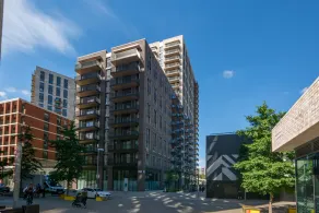 MySquare Vibrant and Sleek 2 Bed Apartment in Artillery Lane - Image 3