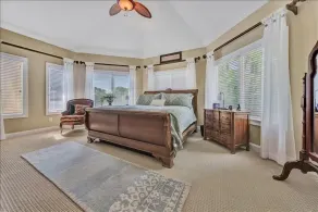 4 Bedrooms, 1 Flex Room, 4½ Bathrooms!  HOT TUB! Beautiful home in Lakefield Subdivision! - Image 4