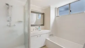 Shipton Lodge unit 3 Moffat Beach QLD - Image 2