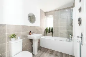 Stylish 3-bed Home with Parking & Enclosed Garden - Image 3