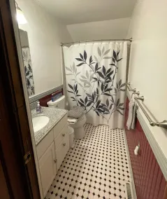 4 Bedroom Water Front Home on Exclusive Cleverdale - Image 2