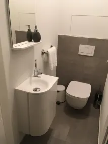 Modern 3 Beds In Convenient Location - Parking - Image 3