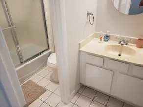 Comfortable 3 Bedroom, 3 Bathroom With Amenities! - Image 3