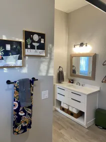Modern Guest House in Great Central Location! - Image 3