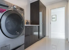 Sorrento Luxury Home – Prime Spot, Only 10-Min Walk to the Bay! - Image 2