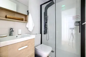 Live the most authentic Madrid in this apartment in the Retiro neighborhood - Image 5