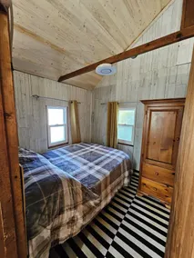 Newly Renovated 2 Bedroom Cabin - Sandy Beach/Firepit/Boating & More - Image 4