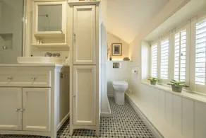 Parfait pour les couples à la recherche d'un chalet de vacances de luxe à proximité de la côte. - Image 5