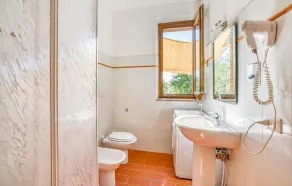5 Bedroom Stunning Home In Scansano - Image 3
