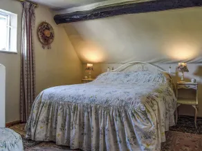 2 bedroom accommodation in Barton - Image 4