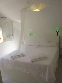 Exklusiv terrass med utsikt över havet, i en privat bostad, gratis park och wifi - Image 5