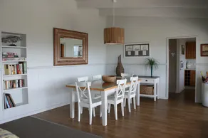 Lakefront Self-Contained House, amazing views - Image 4